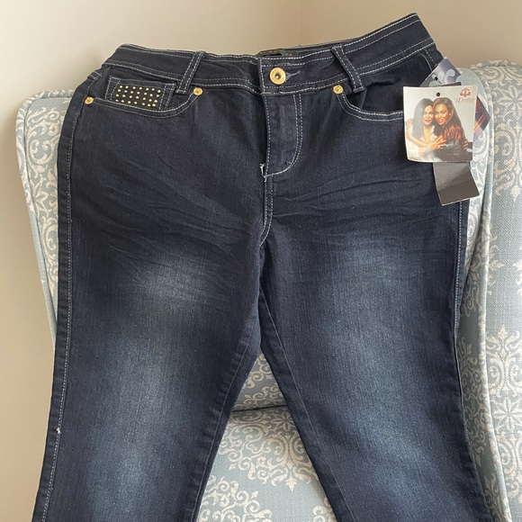 Dereon Beyonce cropped jean shorts size 7/8 NWT - Picture 5 of 5